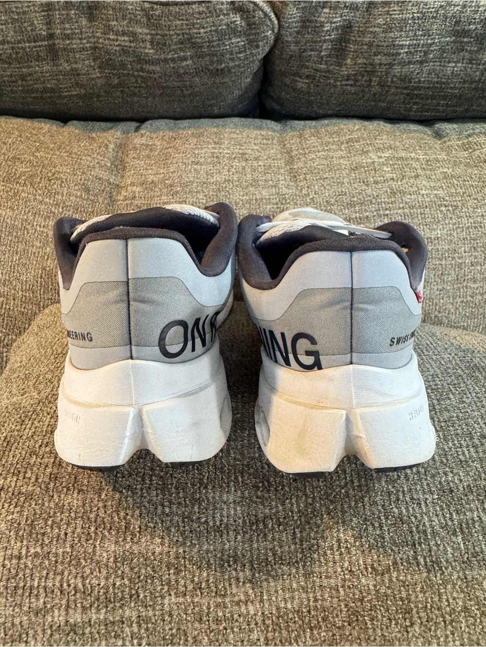 On Cloudsurfer Next Women’s Glacier/White Size 8 - Picture 10 of 13